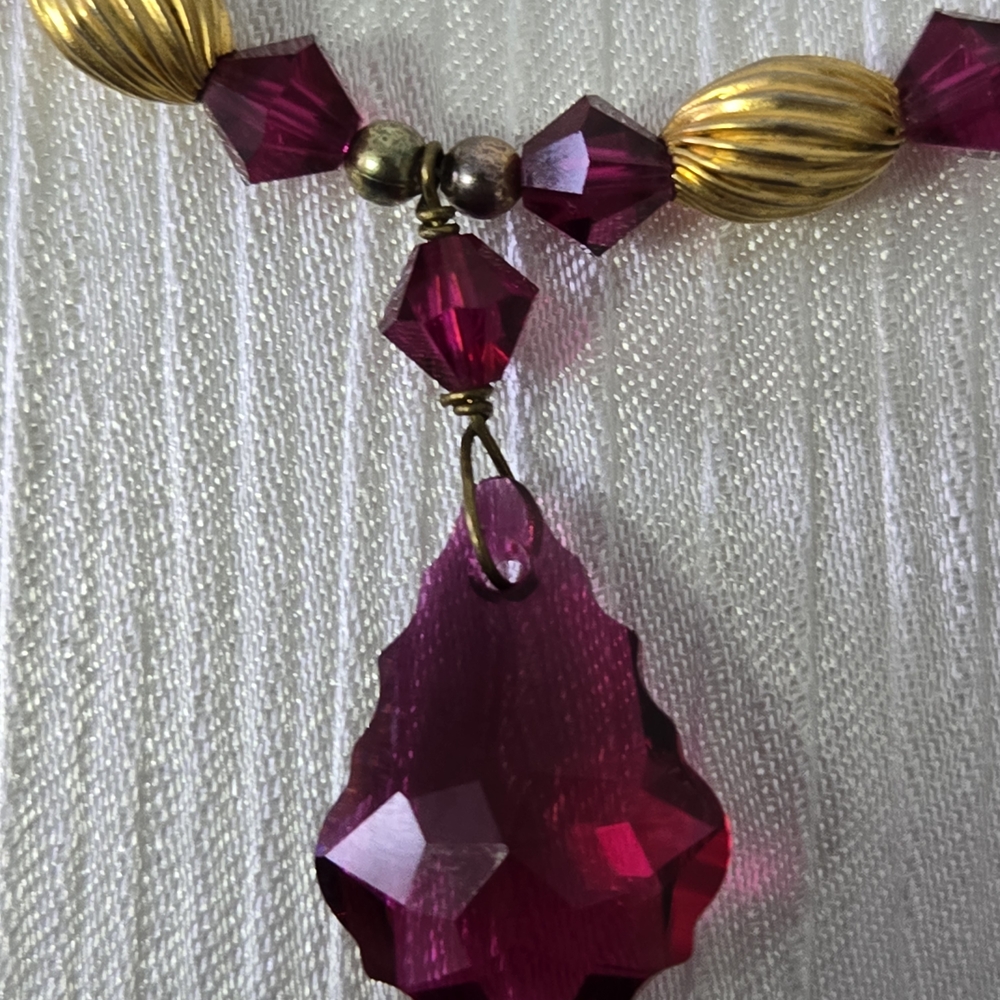 Elegant Gold and Pink Gemstone Necklace